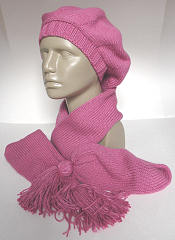beret, moderate size, with scarf